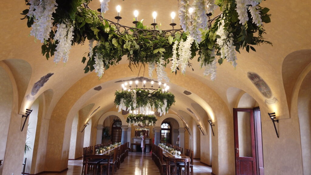 Zámek Zbiroh - Zdobené lustry v Erbovním sále